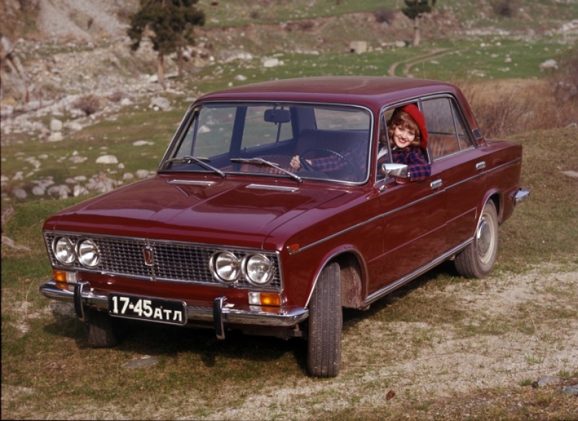 В сентябре классике LADA модели ВАЗ-2103 исполняется 45 лет